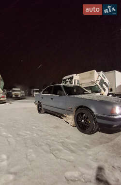 Седан BMW 5 Series 1988 в Виннице