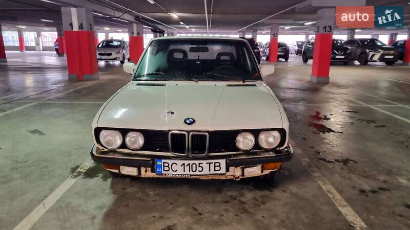 Седан BMW 5 Series 1987 в Львове