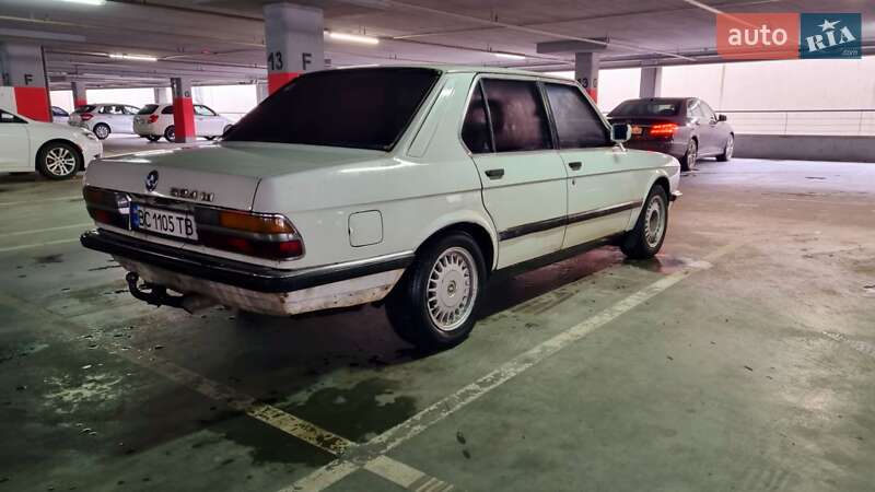 Седан BMW 5 Series 1987 в Львове
