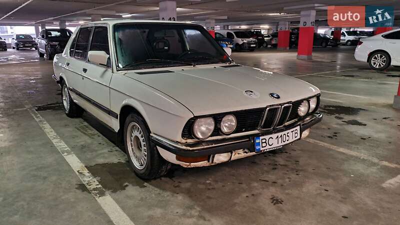 Седан BMW 5 Series 1987 в Львове