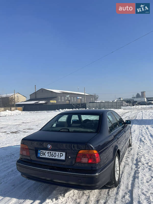 Седан BMW 5 Series 1999 в Березному