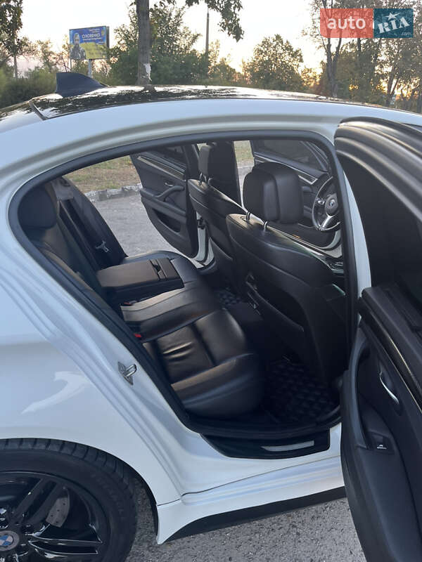 Седан BMW 5 Series 2012 в Запорожье