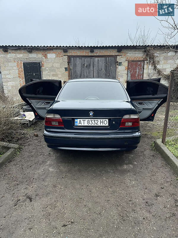 Седан BMW 5 Series 2000 в Харькове