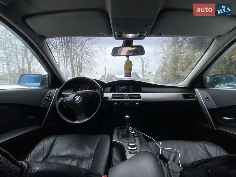Седан BMW 5 Series 2004 в Калуше