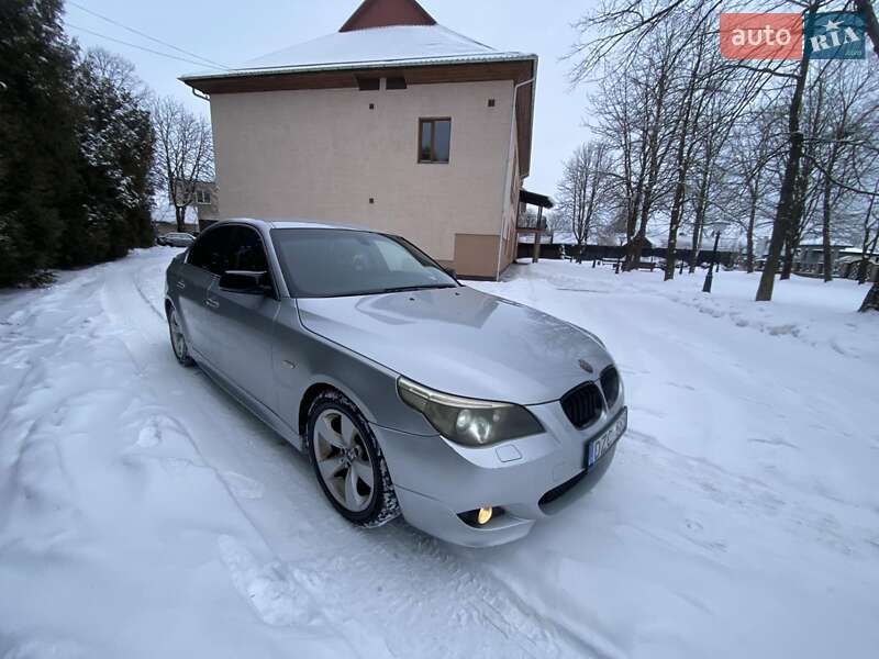 Седан BMW 5 Series 2004 в Калуше