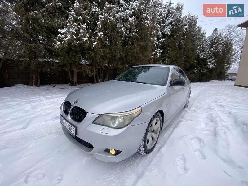 Седан BMW 5 Series 2004 в Калуше
