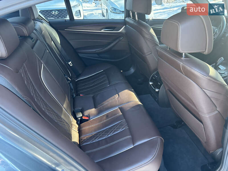 Седан BMW 5 Series 2017 в Барышевке