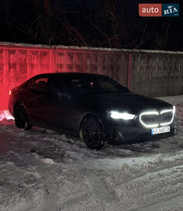 Седан BMW 5 Series 2024 в Киеве