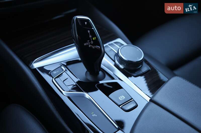 Седан BMW 5 Series 2018 в Киеве