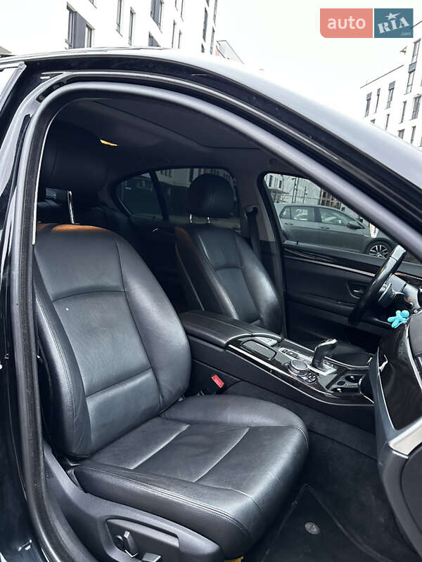 Седан BMW 5 Series 2016 в Ужгороде