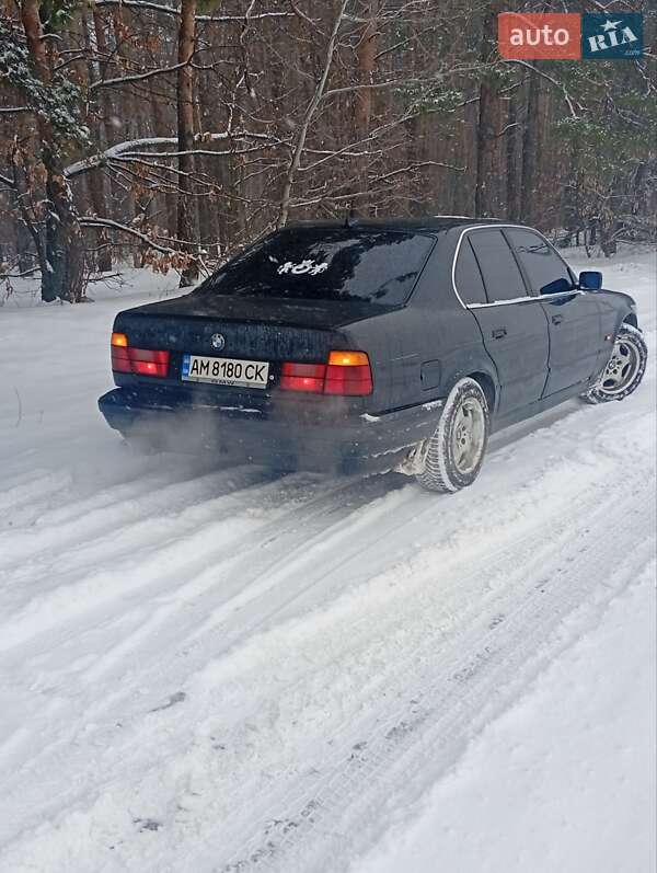 Седан BMW 5 Series 1994 в Обухове