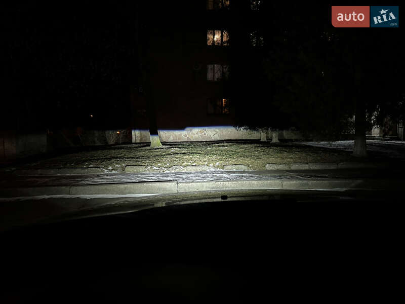 Седан BMW 5 Series 2000 в Львове