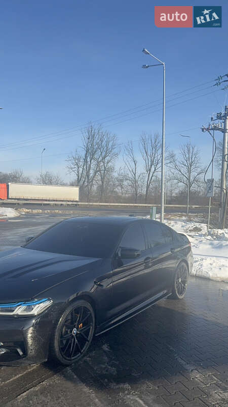 Седан BMW 5 Series 2017 в Черновцах