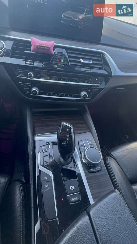 Седан BMW 5 Series 2017 в Черновцах
