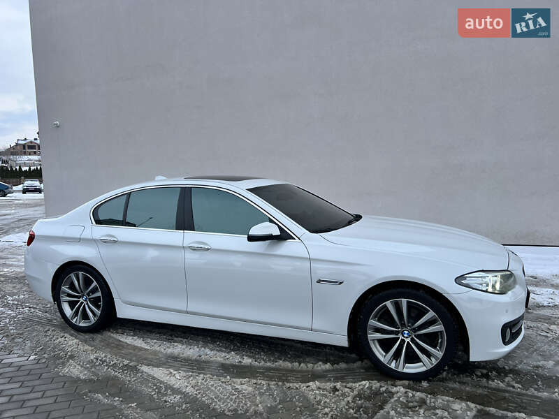 Седан BMW 5 Series 2015 в Ровно