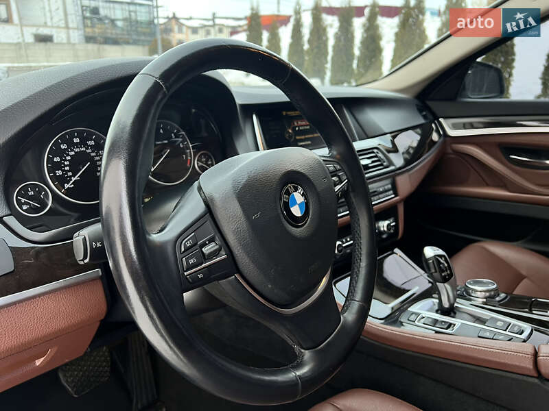 Седан BMW 5 Series 2015 в Ровно