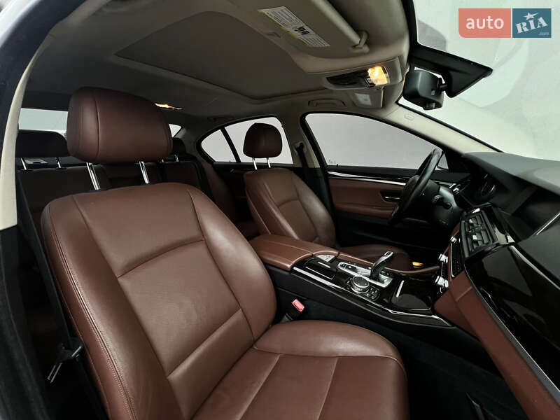 Седан BMW 5 Series 2015 в Ровно