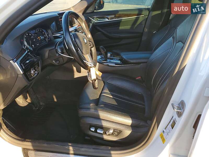 Седан BMW 5 Series 2018 в Львове