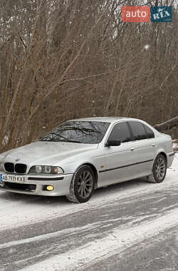 Седан BMW 5 Series 2000 в Львове
