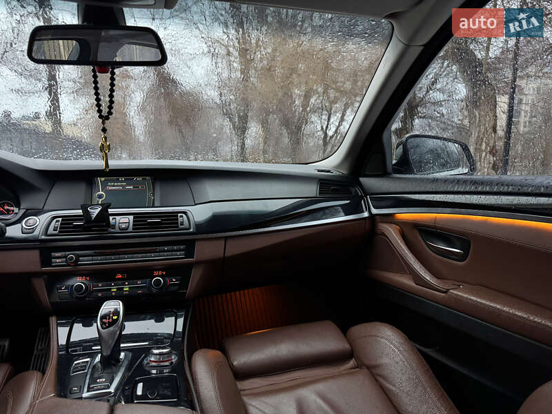 Седан BMW 5 Series 2010 в Харькове