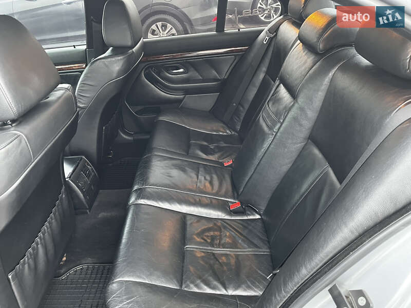 Седан BMW 5 Series 1998 в Новых Петровцах