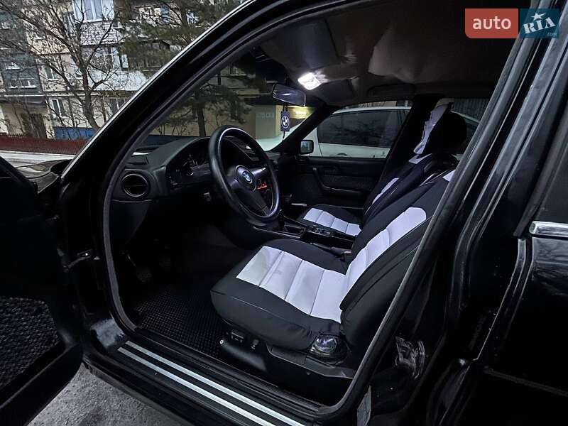 Седан BMW 5 Series 1989 в Днепре
