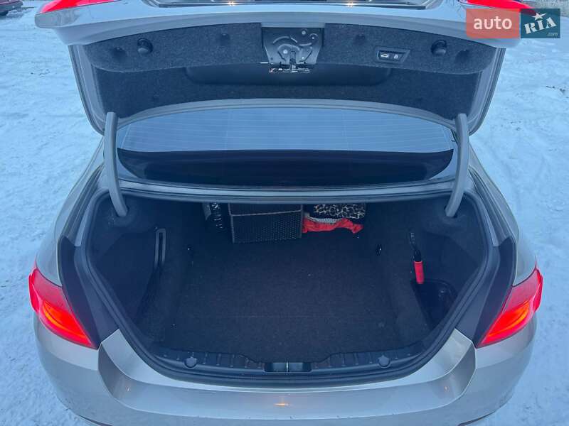 Седан BMW 5 Series 2012 в Василькове