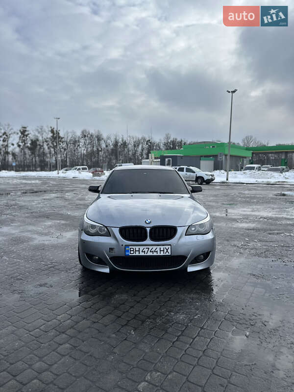 Седан BMW 5 Series 2004 в Радивилове