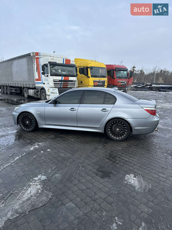 Седан BMW 5 Series 2004 в Радивилове