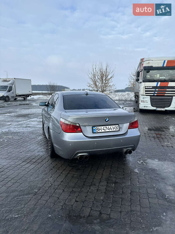 Седан BMW 5 Series 2004 в Радивилове