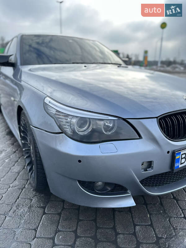 Седан BMW 5 Series 2004 в Радивилове
