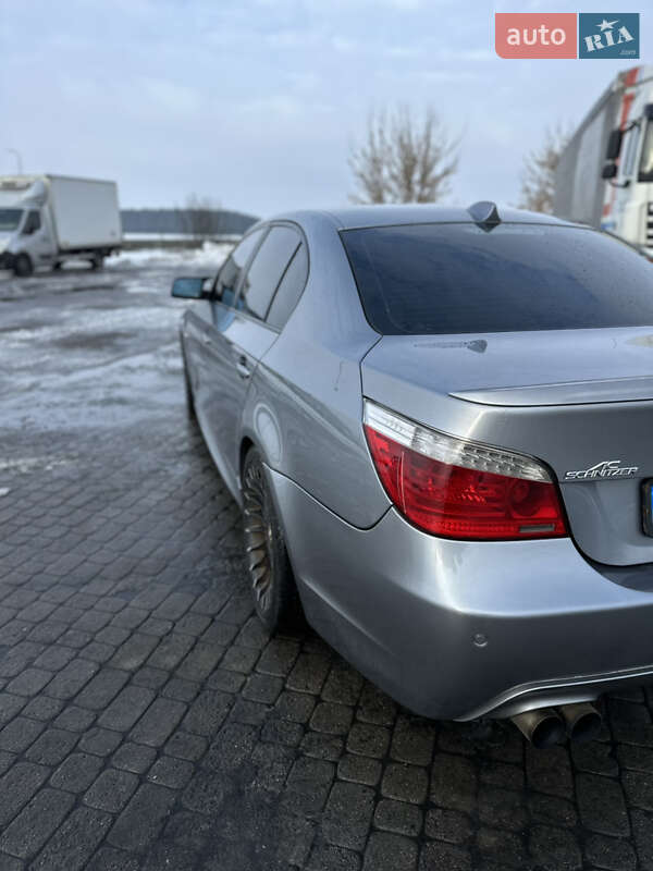 Седан BMW 5 Series 2004 в Радивилове