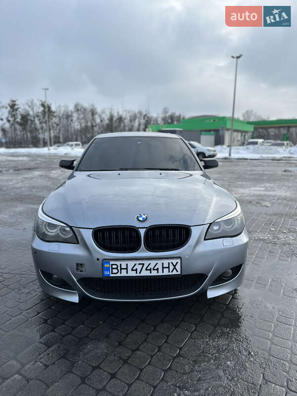 Седан BMW 5 Series 2004 в Радивилове