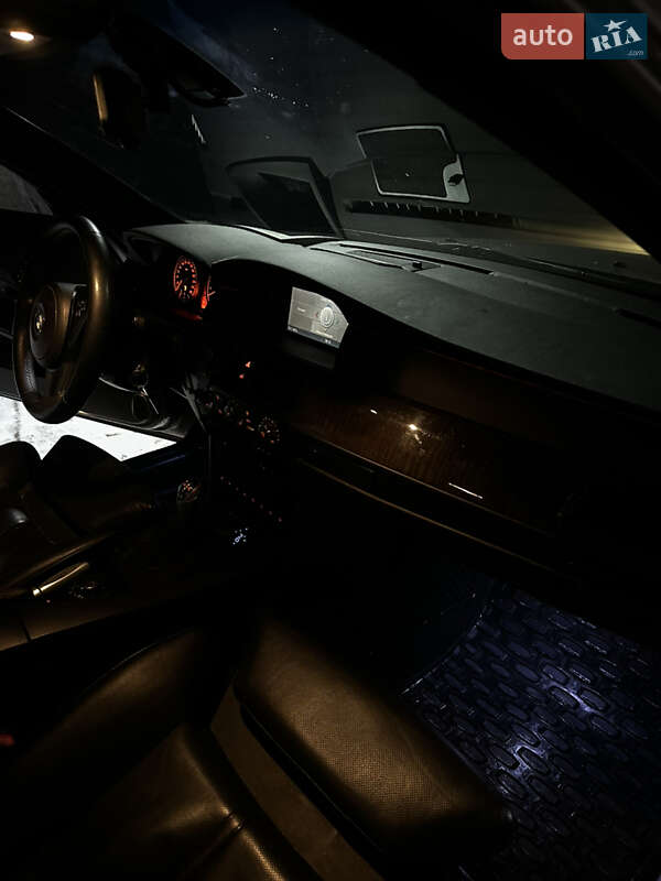 Седан BMW 5 Series 2004 в Радивилове