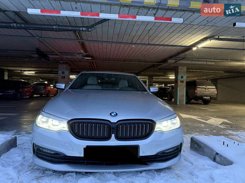 Седан BMW 5 Series 2017 в Львове