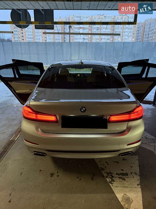 Седан BMW 5 Series 2017 в Львове
