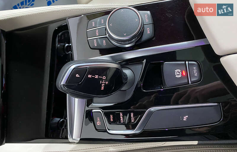 Седан BMW 5 Series 2017 в Львове