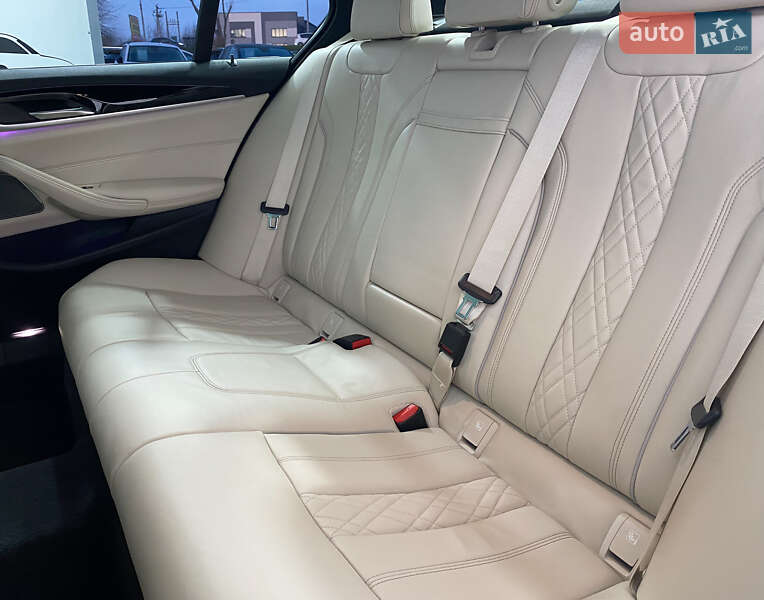 Седан BMW 5 Series 2017 в Львове