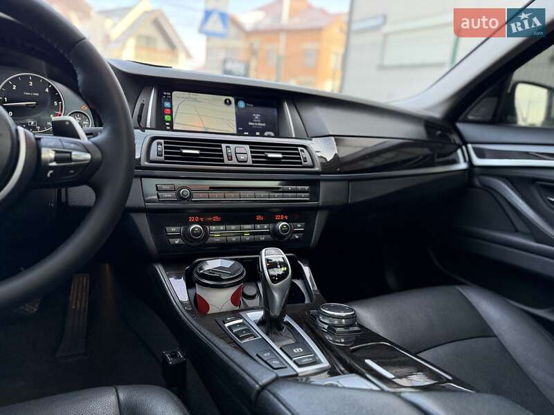 Седан BMW 5 Series 2015 в Львові