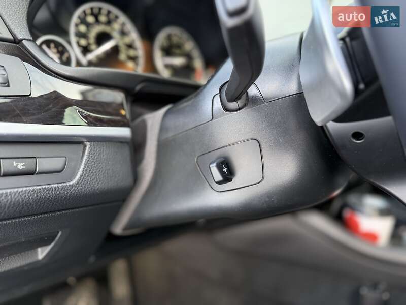 Седан BMW 5 Series 2015 в Львові