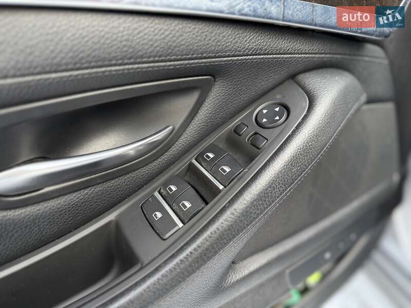 Седан BMW 5 Series 2015 в Львові