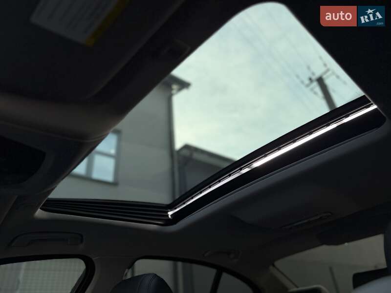 Седан BMW 5 Series 2015 в Львові