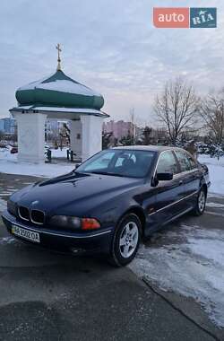 Седан BMW 5 Series 2000 в Киеве