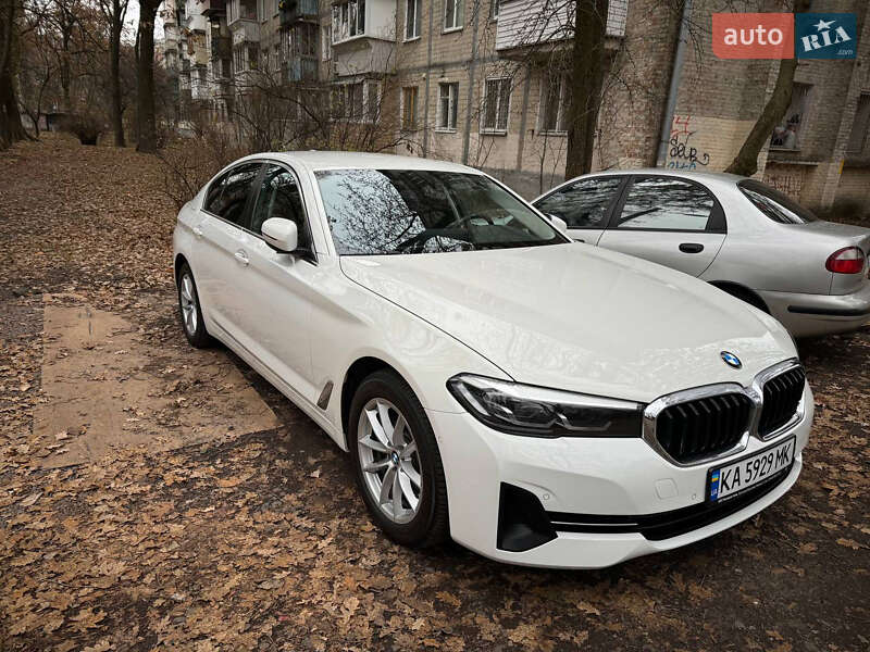 Седан BMW 5 Series 2022 в Киеве