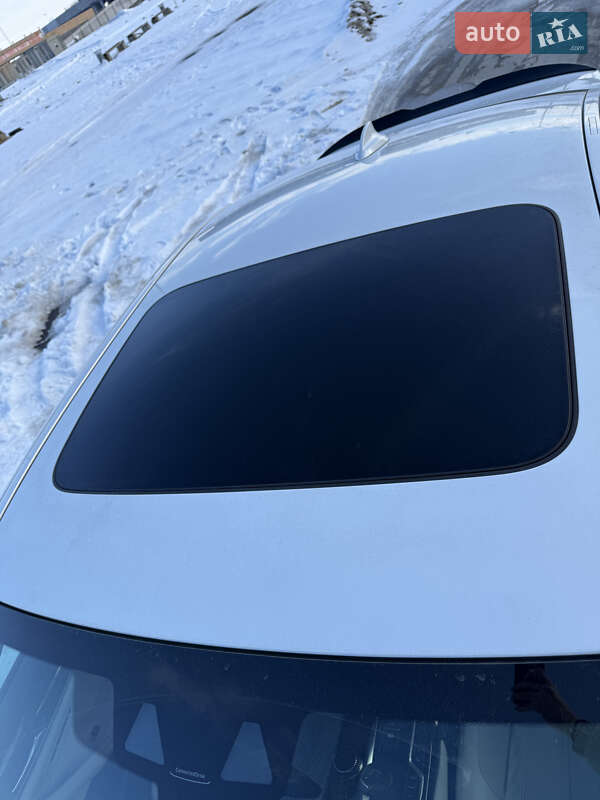 Седан BMW 5 Series 2018 в Львове