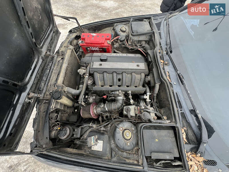 Седан BMW 5 Series 1990 в Киеве