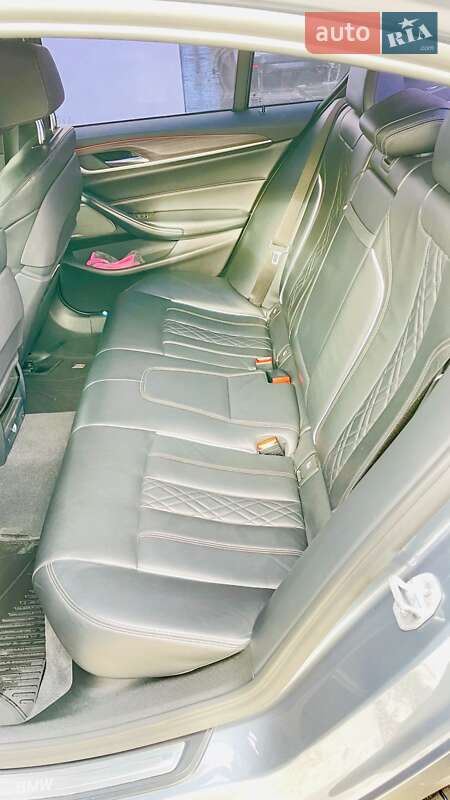 Седан BMW 5 Series 2017 в Бурштыне