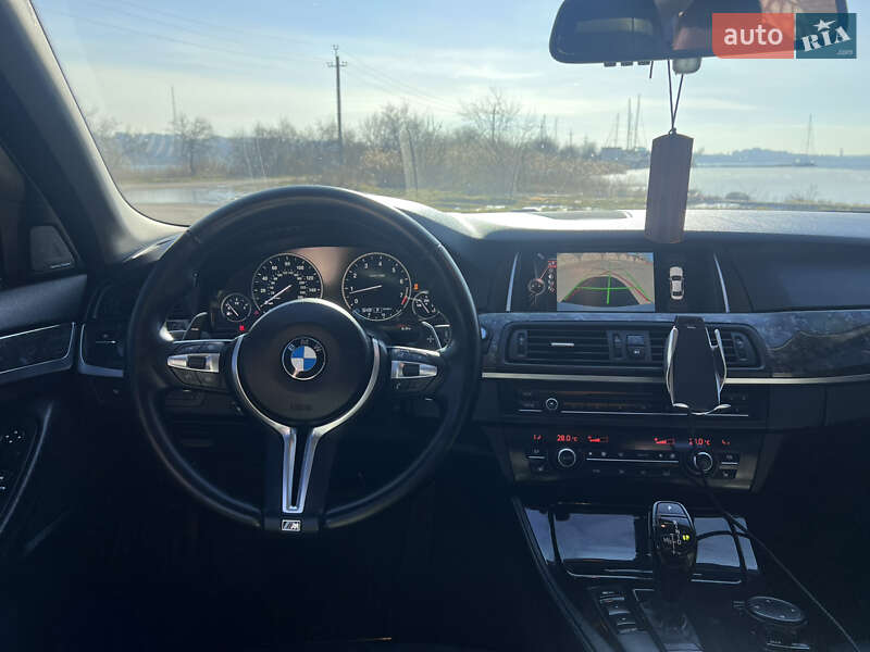Седан BMW 5 Series 2015 в Миколаєві