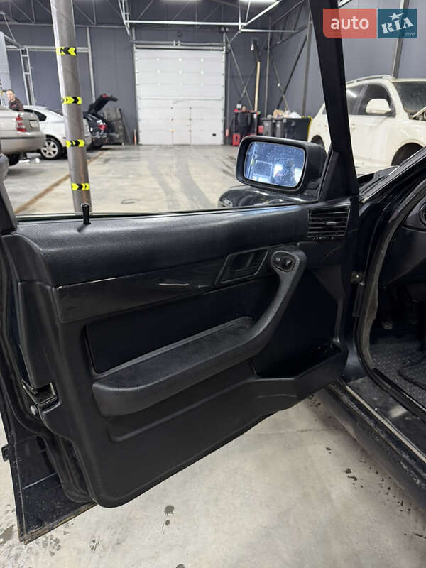 Седан BMW 5 Series 1992 в Киеве