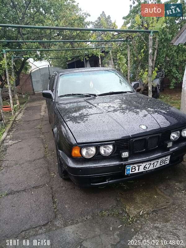 Седан BMW 5 Series 1989 в Великой Александровке